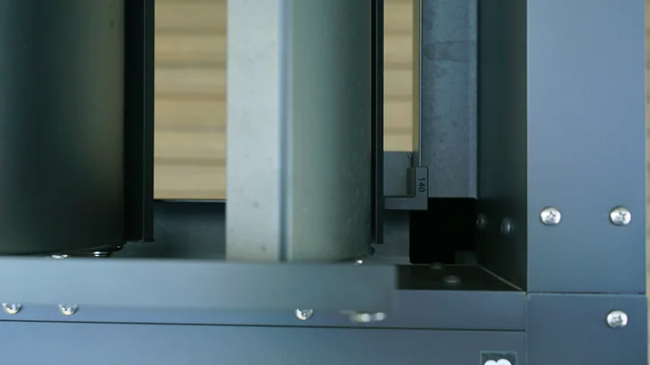 Louver pivot assembly