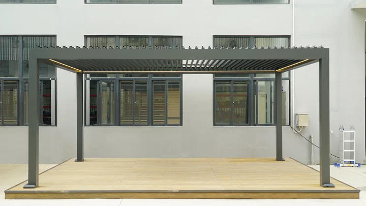 Freestanding aluminum frame