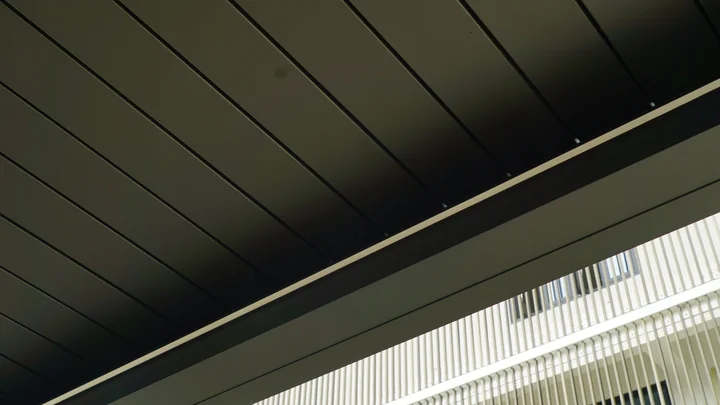 Roof closed · shade below