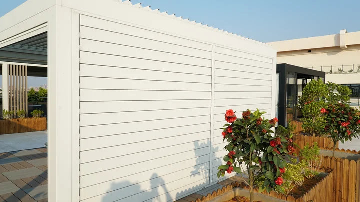Fixed privacy screens